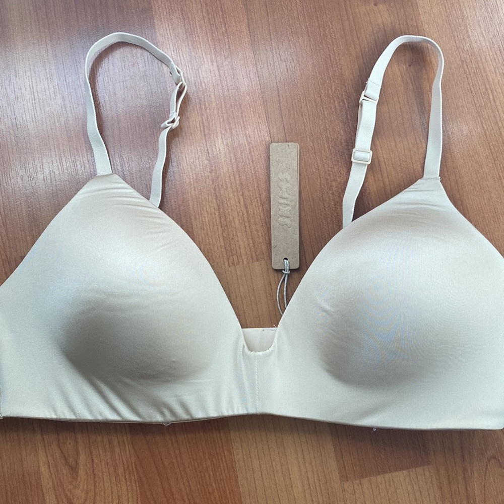 SKIMS Wireless Form T-shirt Bra!